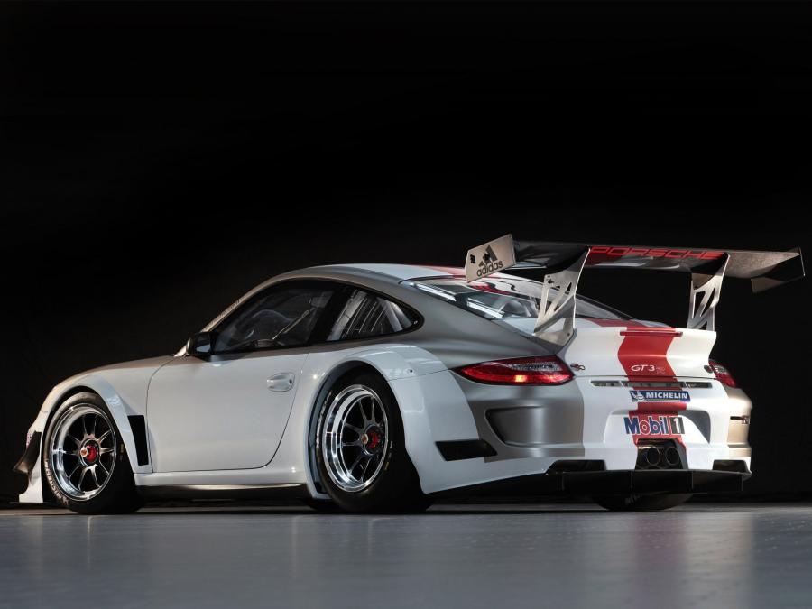  Porsche 911 GT3 R 2009 года  (фото 7 из 8)